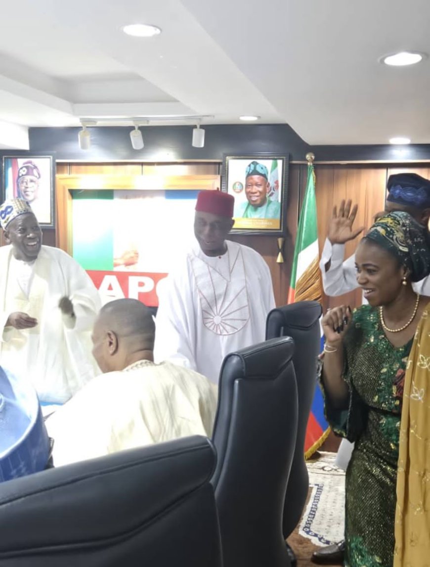 APC NWC, LED BY ABDULLAHI UMAR GANDUJE, RECEIVES SENATOR NED NWOKO INTO THE PARTY